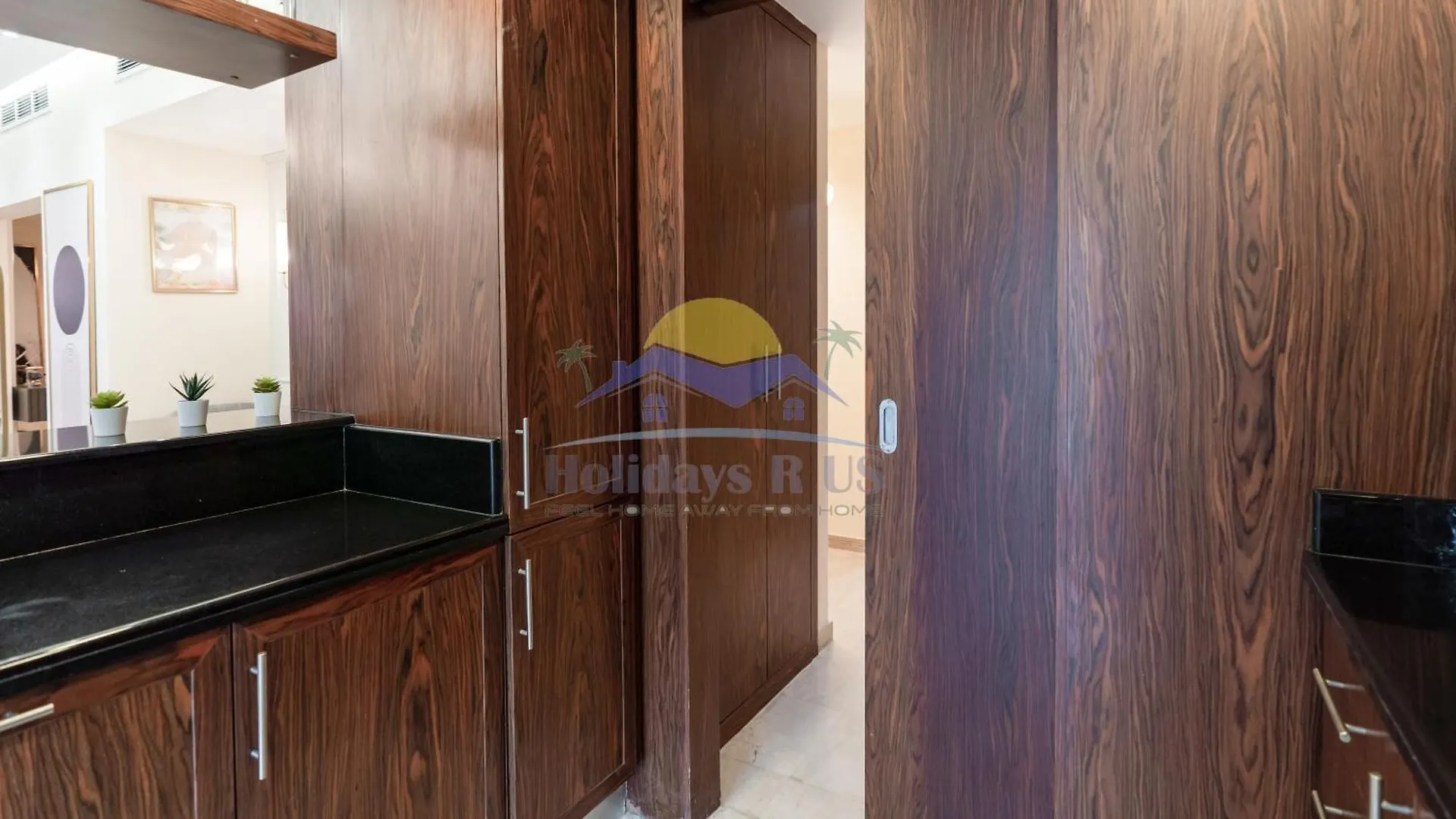 Holidays R Us Villa 4 Bedroom Boulevard View Dubai
